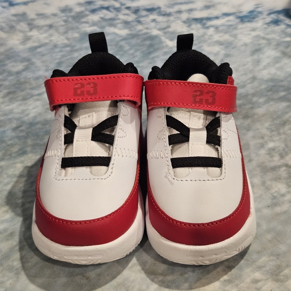 Nike Jordan Max Aura 3 White Red Black Toddler Sneakers Shoes Size 5C